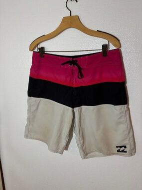 Billabong Men’s Pink Black White Board Shorts Size Large
